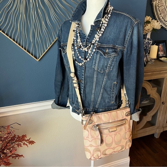 Coach Signature Pattern Tan and Pink - Crossbody Bag - Picture 2 of 9
